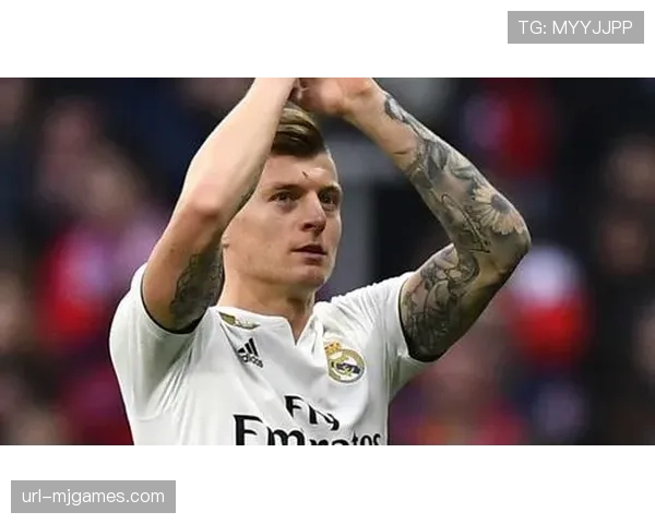 特写：37岁的克罗斯在伯纳乌完成本赛季欧冠第1000次成功传球